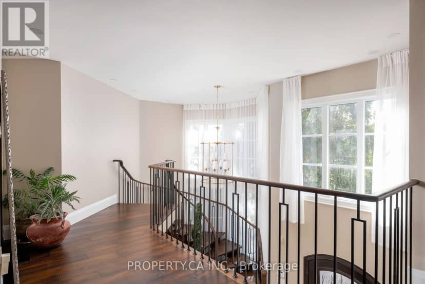 72 Devonsleigh Boulevard — photo 21 of 40