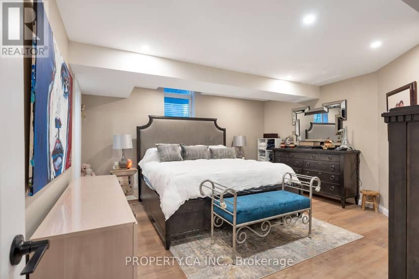 72 Devonsleigh Boulevard — photo 38 of 40