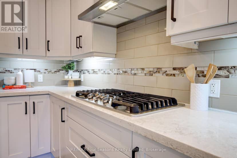 212 Pearson Street — photo 13 of 40