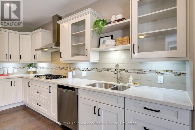 212 Pearson Street — photo 11 of 40