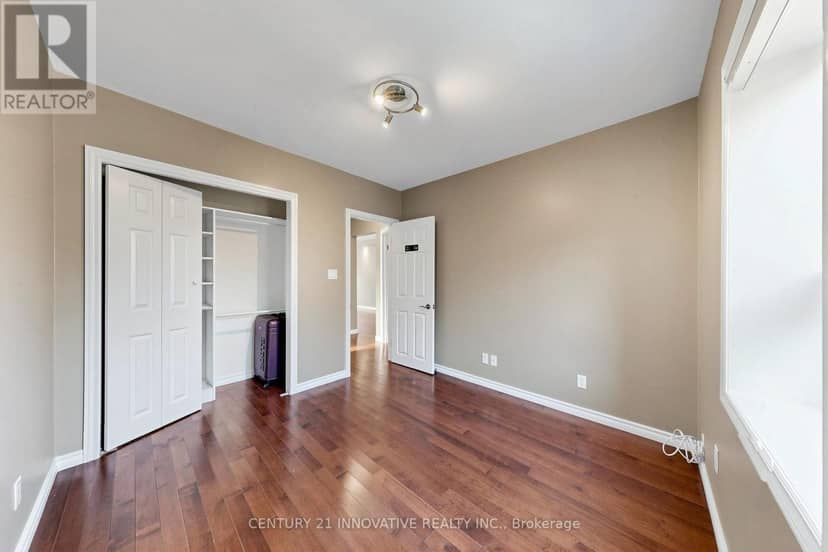 59 Manitoba Street — photo 15 of 40