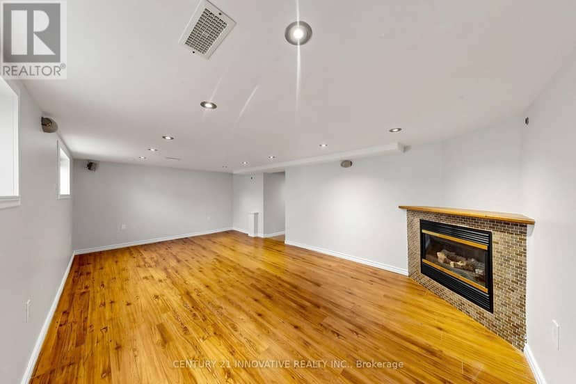 59 Manitoba Street — photo 27 of 40