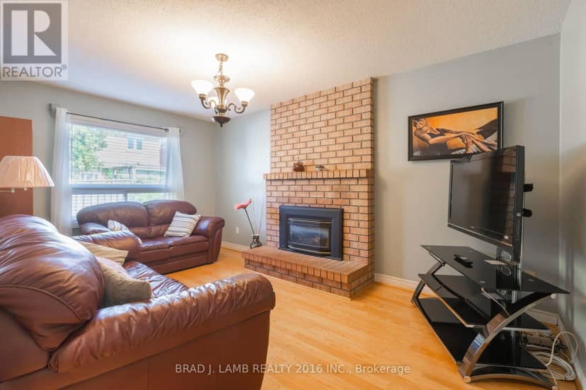 8 Burnley Place — photo 12 of 33