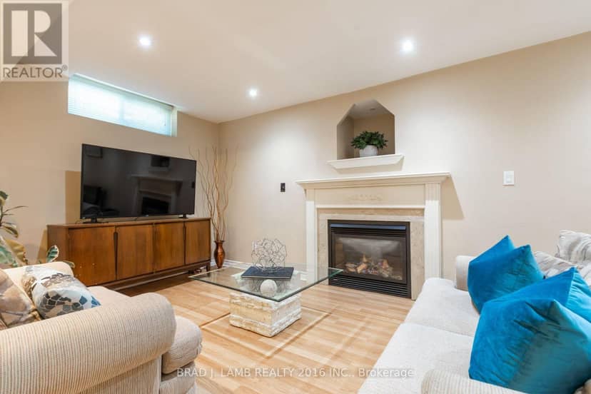 8 Burnley Place — photo 24 of 33