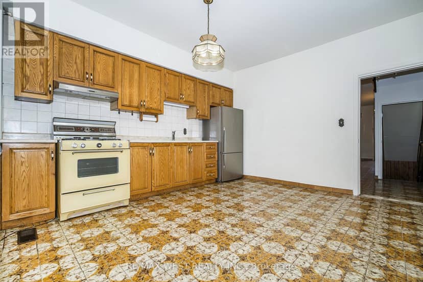 257 Delaware Avenue — photo 8 of 26