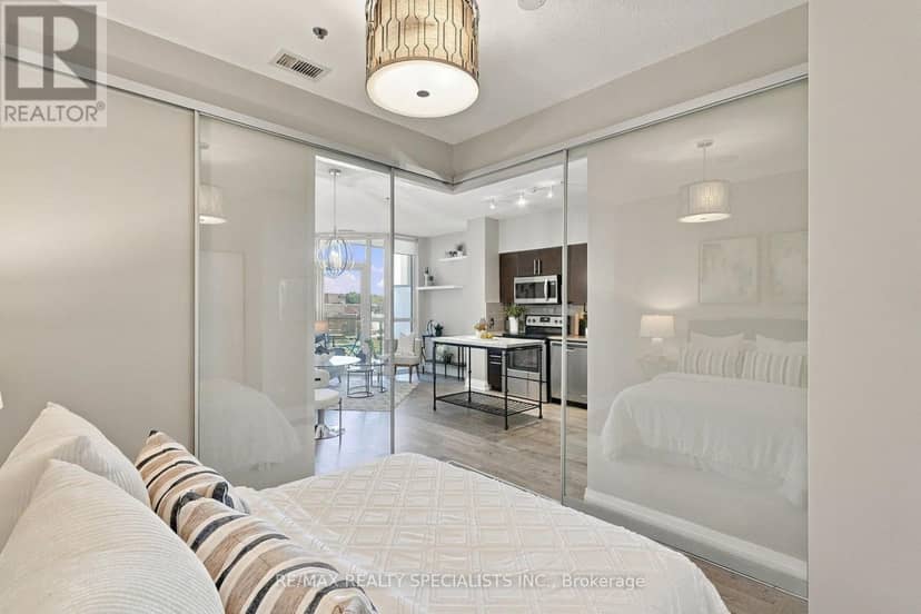 313 - 65 Speers Road — photo 16 of 36