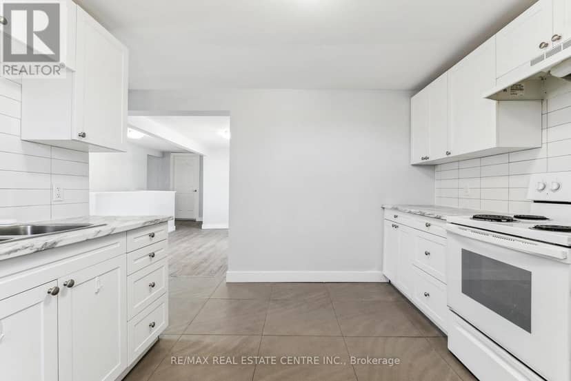221 Owen Sound Street — photo 19 of 40