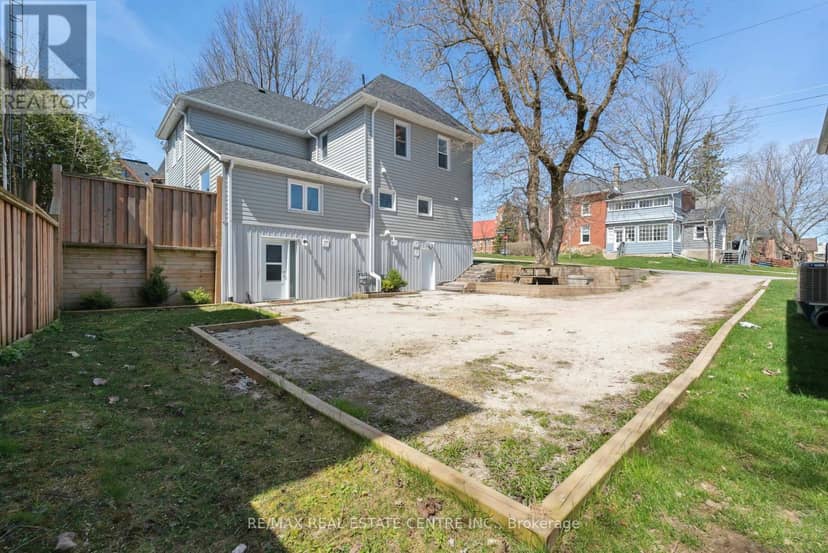 221 Owen Sound Street — photo 39 of 40