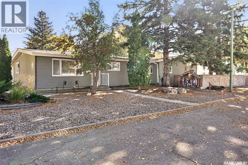 1245 Brown STREET, Moose Jaw, photo 2