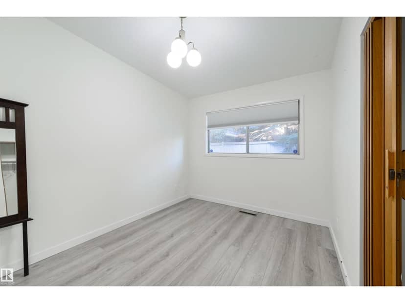 24 Valleyview Cr NW — photo 21 of 38