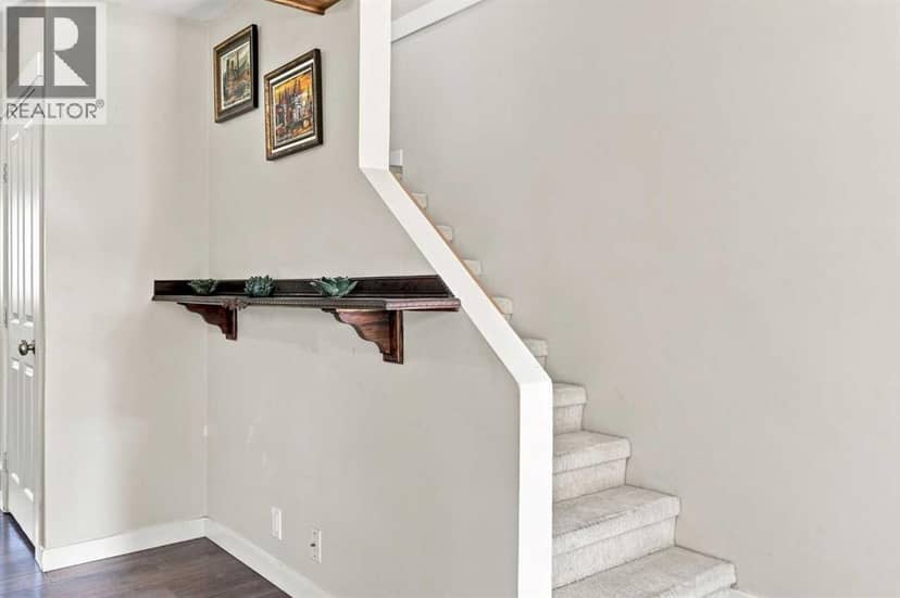 27 Erin Grove Close SE — photo 16 of 40