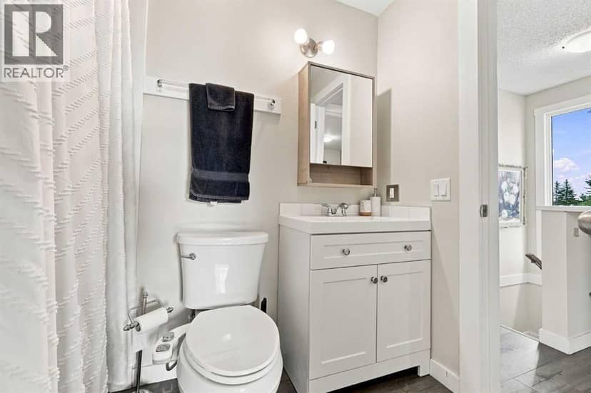 27 Erin Grove Close SE — photo 23 of 40