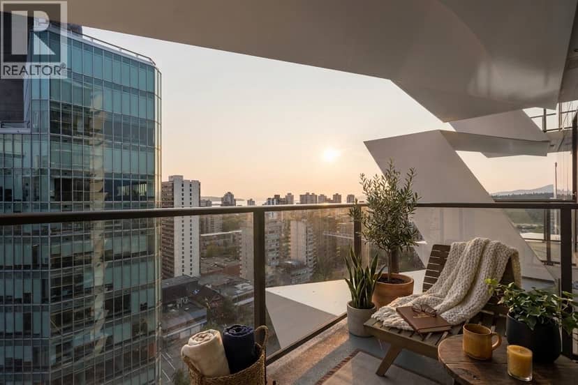 2004 620 CARDERO STREET, Vancouver