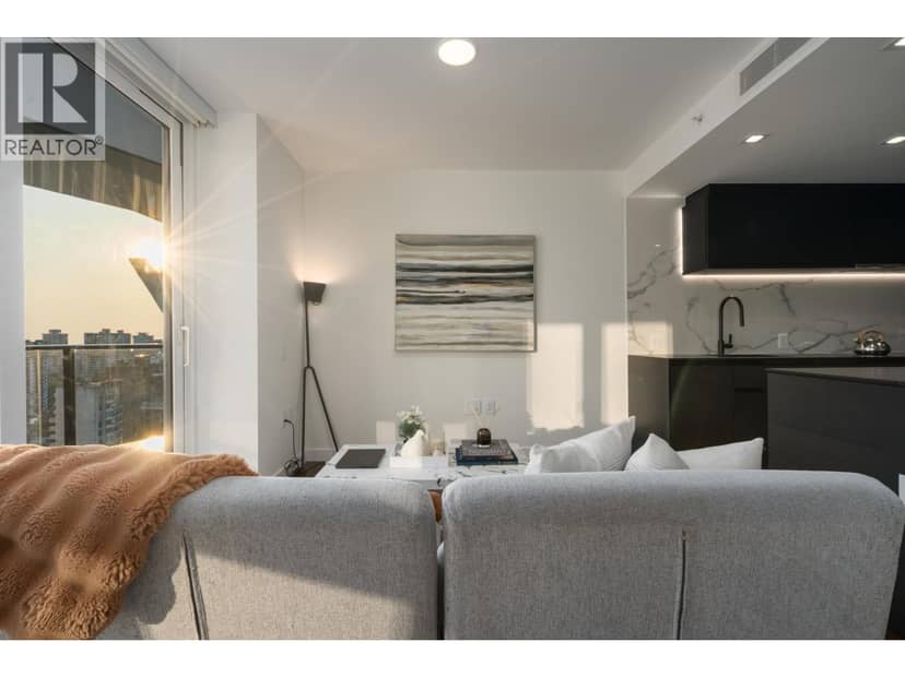 2004 620 CARDERO STREET, Vancouver, photo 3