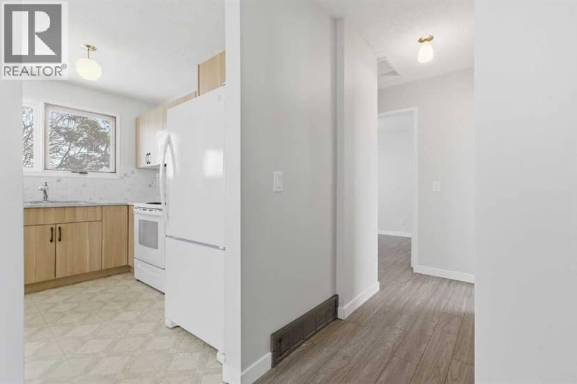 32 Fonda Mews SE — photo 14 of 40