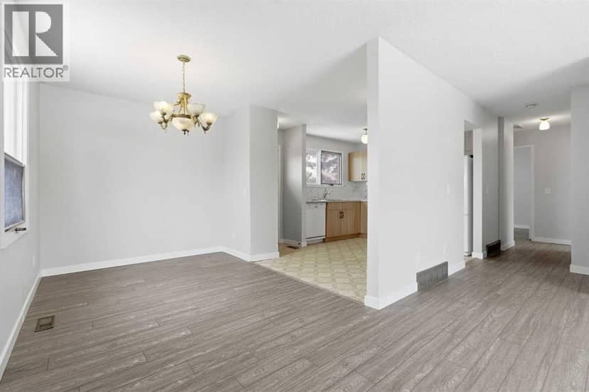 32 Fonda Mews SE — photo 18 of 40