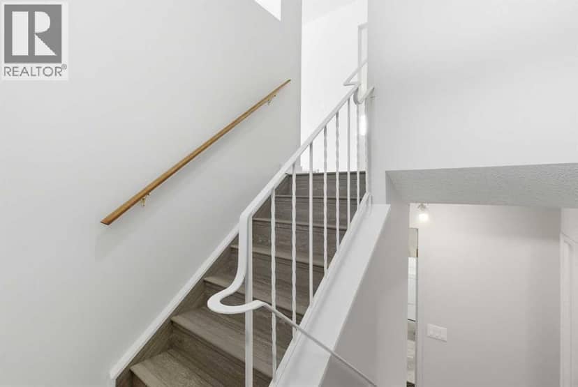 32 Fonda Mews SE — photo 19 of 40