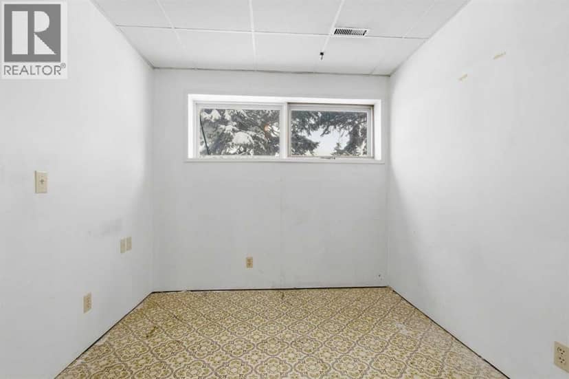 32 Fonda Mews SE — photo 36 of 40