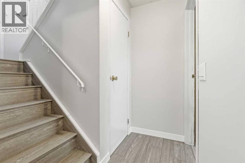 32 Fonda Mews SE — photo 22 of 40