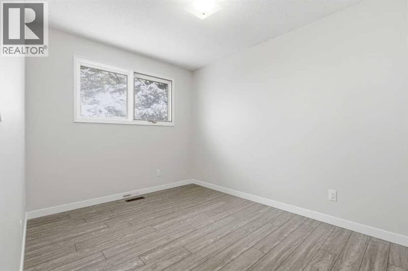 32 Fonda Mews SE — photo 23 of 40