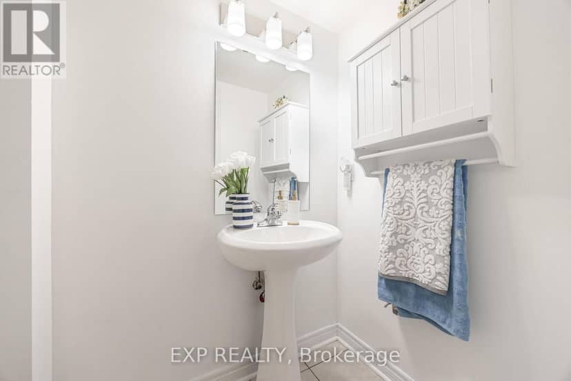 4882 Vienna Court — photo 10 of 40