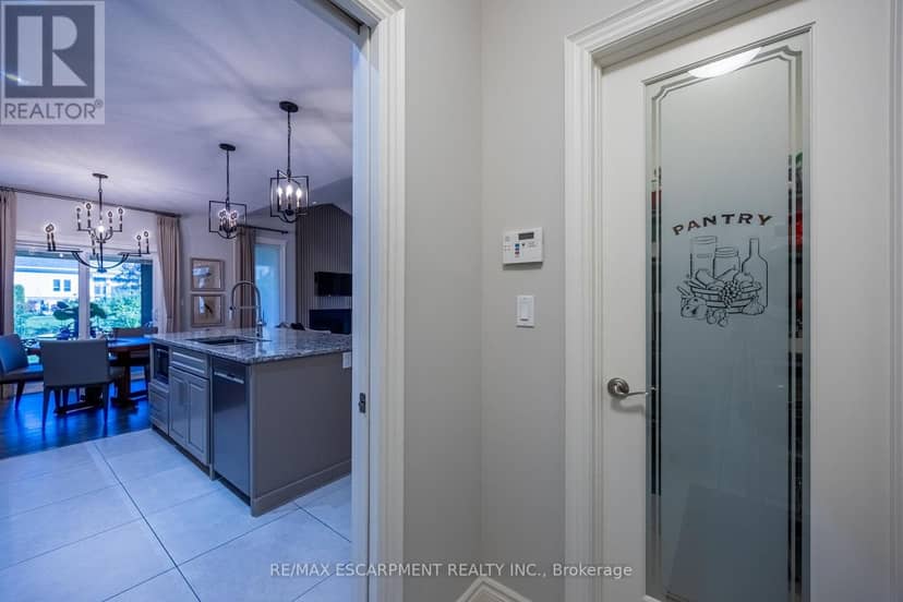135 New Lakeshore Road — photo 15 of 35