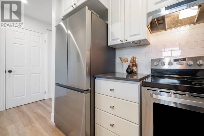 307 215 King Street — photo 12 of 40