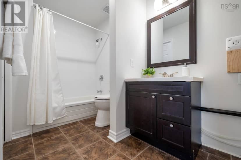 307 215 King Street — photo 27 of 40