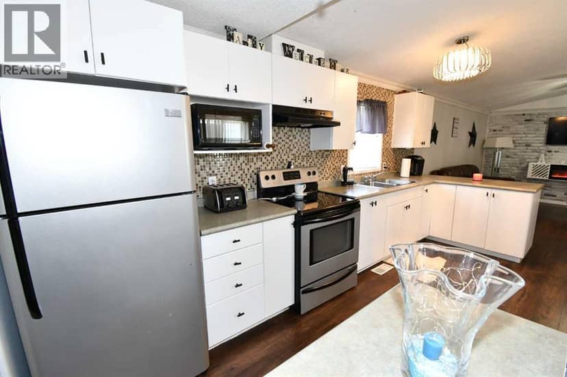 53 Maple Drive W — photo 13 of 29