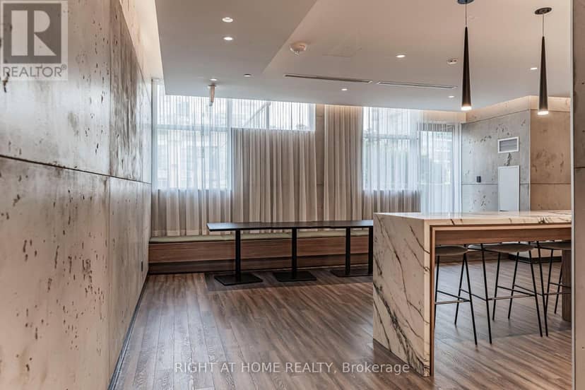 402 - 251 Manitoba Street — photo 24 of 30