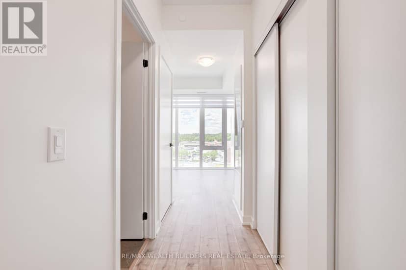 714 - 220 Missinnihe Way, Mississauga, photo 4