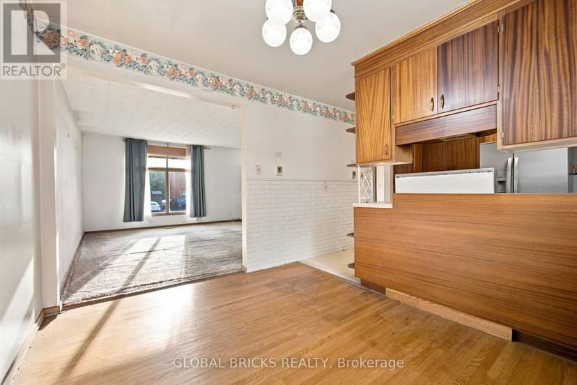 18 Falesy Avenue — photo 14 of 40