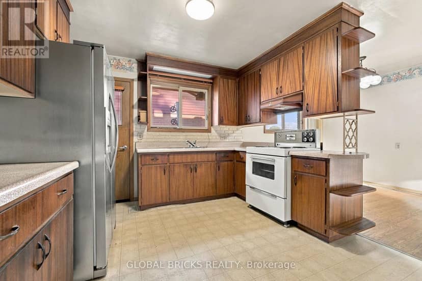 18 Falesy Avenue — photo 15 of 40