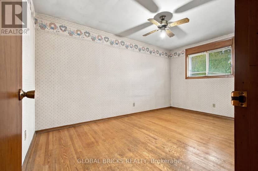 18 Falesy Avenue — photo 18 of 40