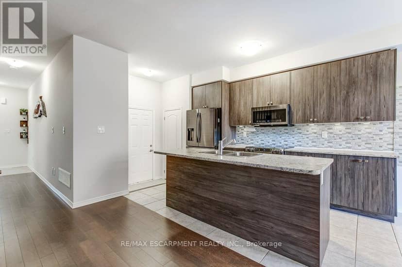 80 Oaktree Drive — photo 10 of 40