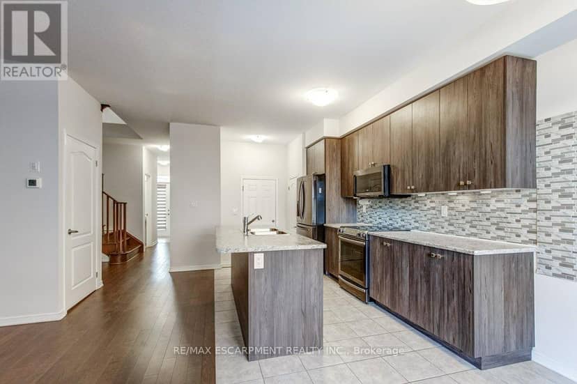 80 Oaktree Drive — photo 11 of 40
