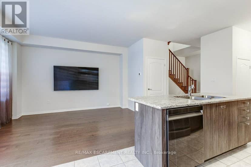 80 Oaktree Drive — photo 16 of 40