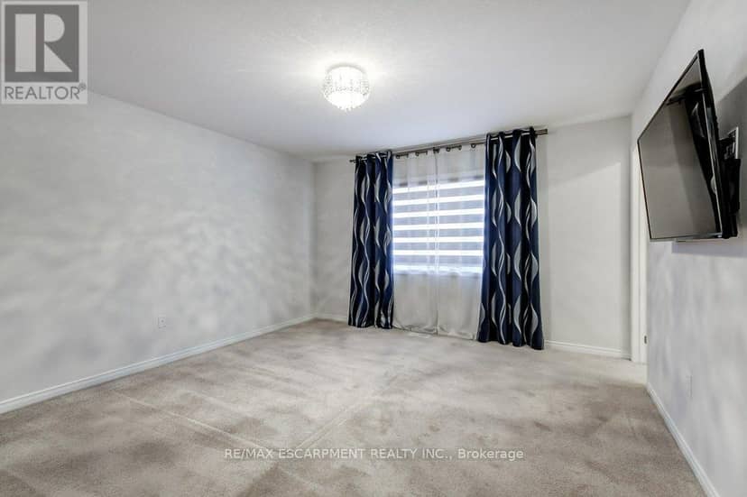 80 Oaktree Drive — photo 24 of 40