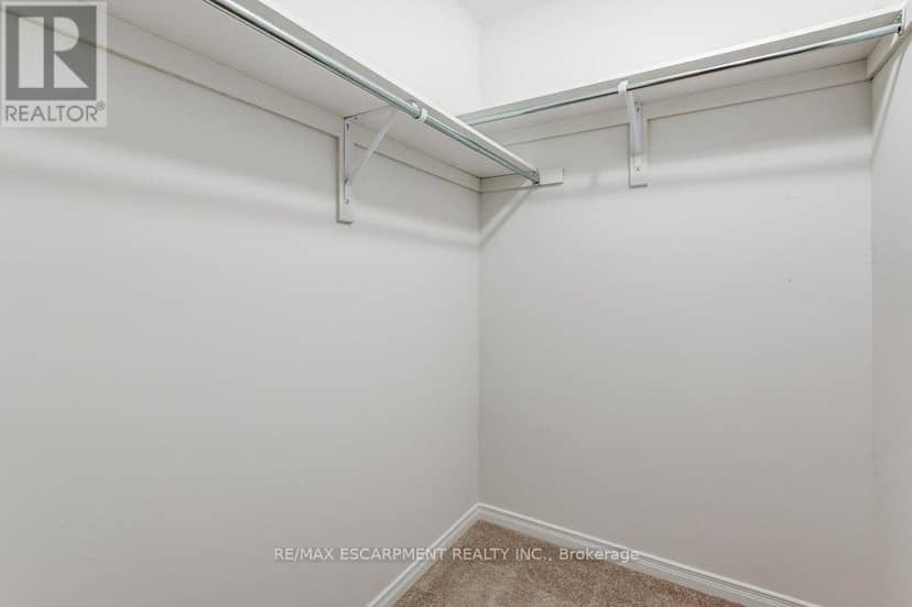 80 Oaktree Drive — photo 29 of 40