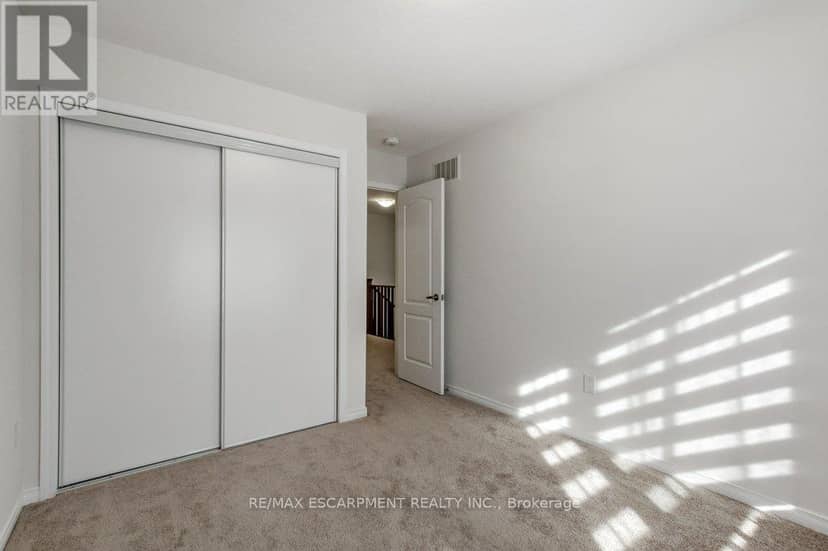 80 Oaktree Drive — photo 32 of 40