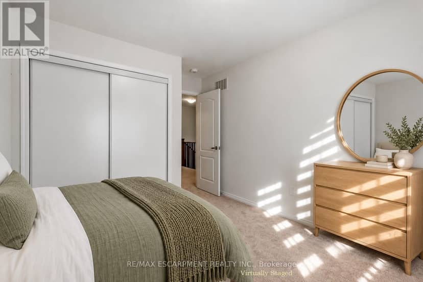 80 Oaktree Drive — photo 33 of 40