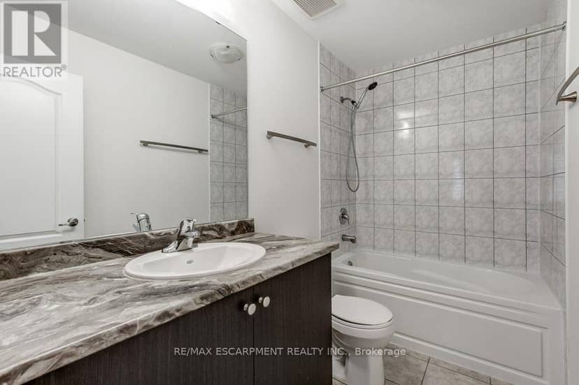 80 Oaktree Drive — photo 38 of 40