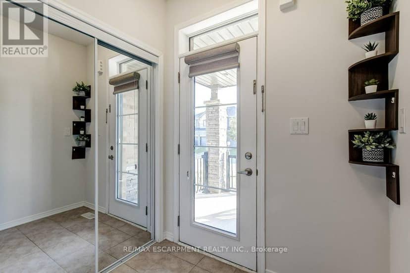 80 Oaktree Drive — photo 5 of 40
