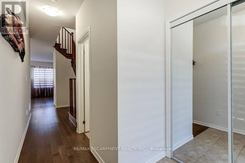 80 Oaktree Drive — photo 6 of 40