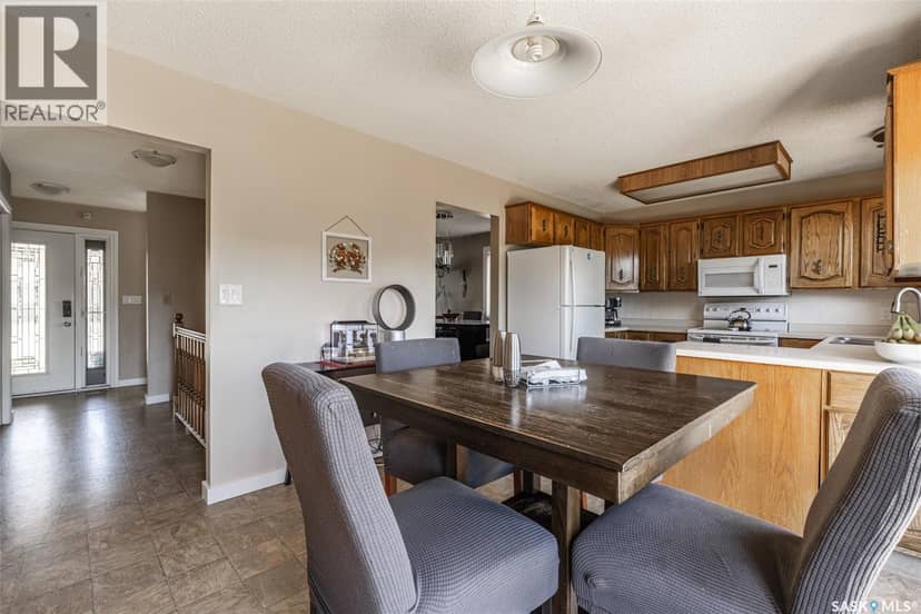 419 Kingsmere BOULEVARD — photo 9 of 40