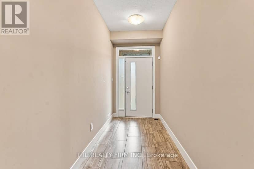 2140 Meadowgate Boulevard, London South, photo 4