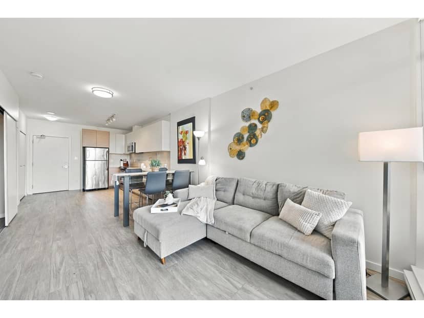 304 13303 CENTRAL AVENUE, Surrey