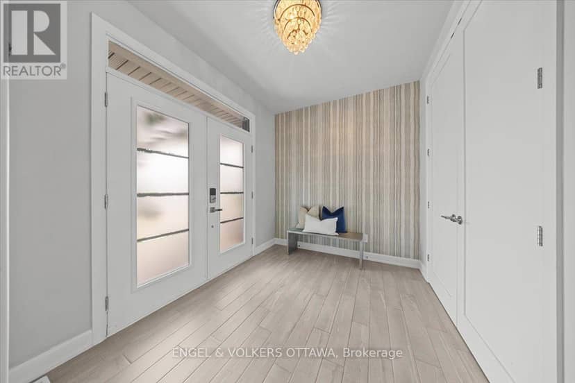 348 St-Tropez Street, Russell, photo 3
