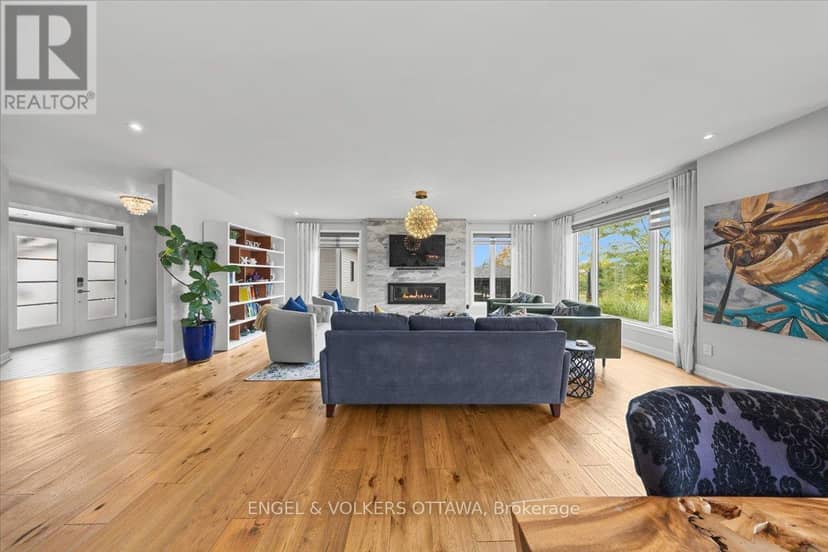 348 St-Tropez Street, Russell, photo 4