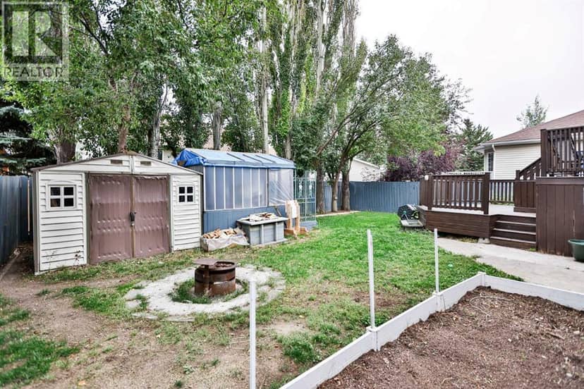 136 Aspen Way, Vulcan, photo 6